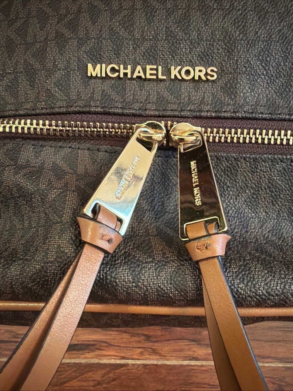 NWT Michael Kors Rhea Zip Medium Signature Backpack Handbag Natural Brown - Picture 12 of 13